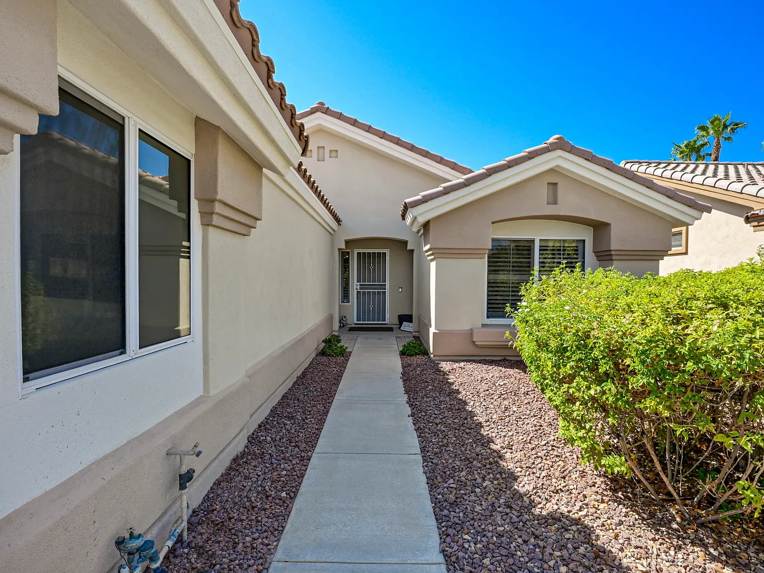 2 bed, 1157 sqft, $4,200 — Photo 3
