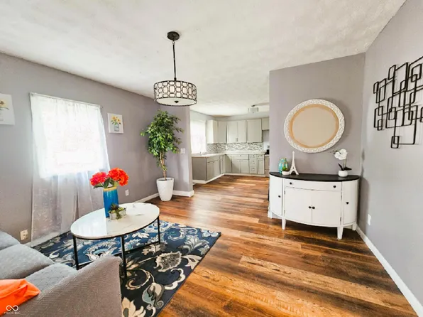 2002 E Highland Ave, Muncie, IN 47303