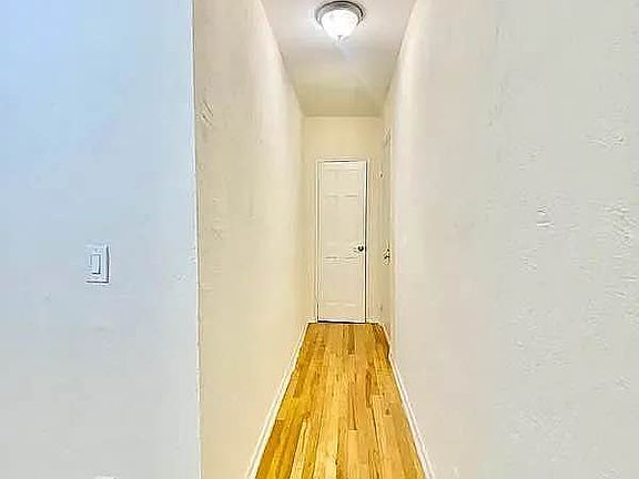 4th image of 247 W 21st St #5V