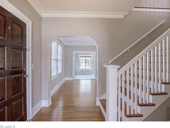 3rd image of 3767 McGregor Blvd