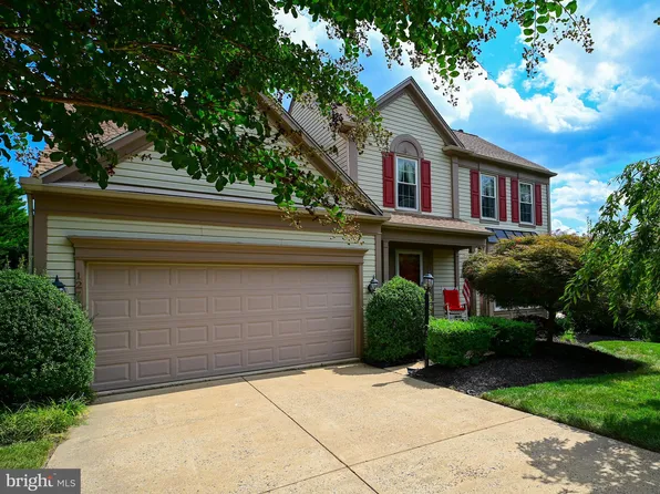 12743 Purdham Dr, Woodbridge, VA 22192