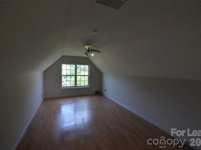 12531 Deaton Hill Dr — Photo 14