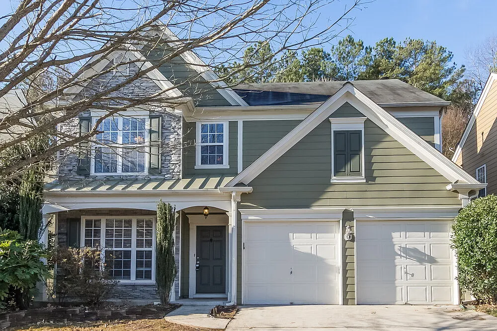 4 bed, 2.0 bath, 2002 sqft, $2,425 — Photo 1