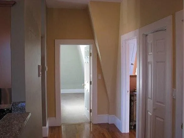 Building Photo - 8 Randall Ave #3