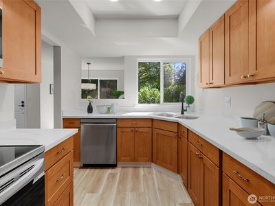 12707 NE 130th Court #B102, Kirkland, WA, 98034