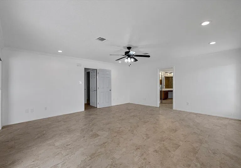 2421 Caroline St — Photo 26
