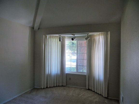 5th image of 234 Gregory Ln