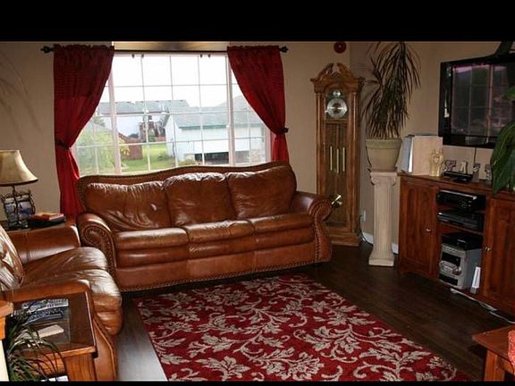 3rd image of 3780 N Walrus Ct