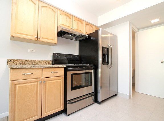 3rd image of 517 Eagle Ct #517