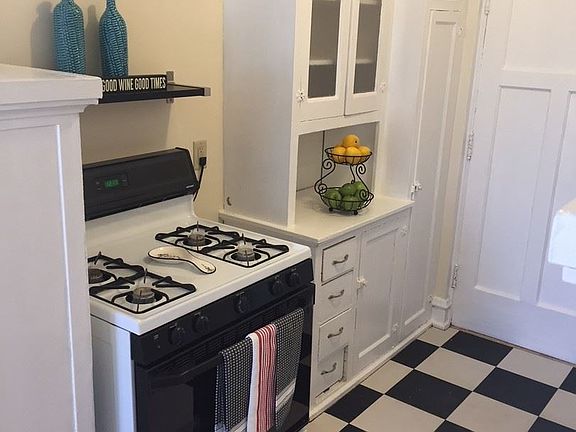 2nd image of 1717 E Newton Ave #5387515