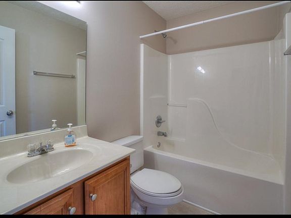 3rd image of 1812 Saint Andrews Dr