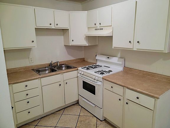 3rd image of 634 Terrell Dr