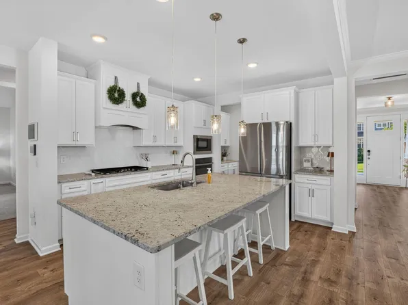 4454 Benton Mill Dr, Fuquay Varina, NC 27526