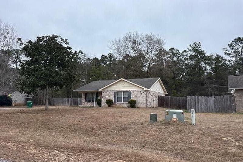 1st image of 22034 Rayvan Ln