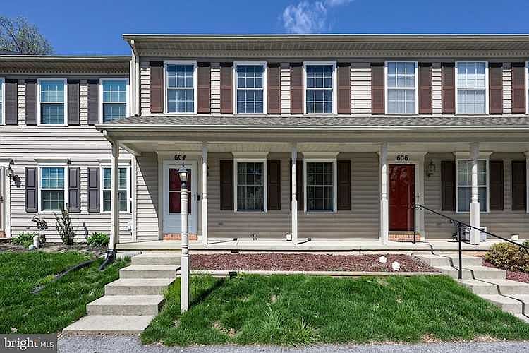 1st image of 604 Rockwood Dr #1
