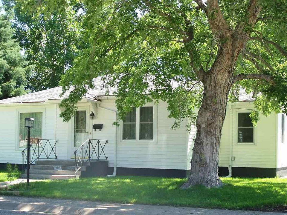 1st image of 390 Thompson Ave