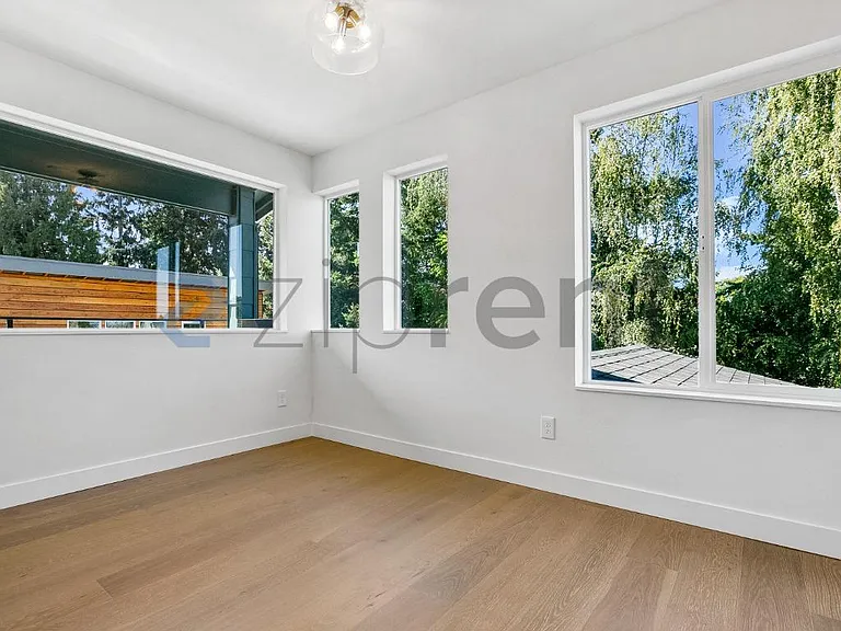 10213 40th Ave SW #C — Photo 28