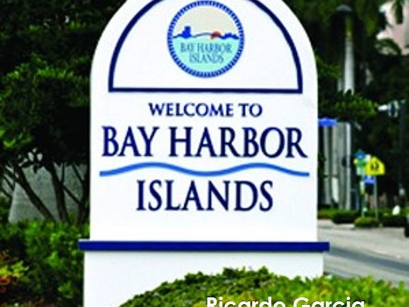3rd image of 18200 Biscayne Blvd