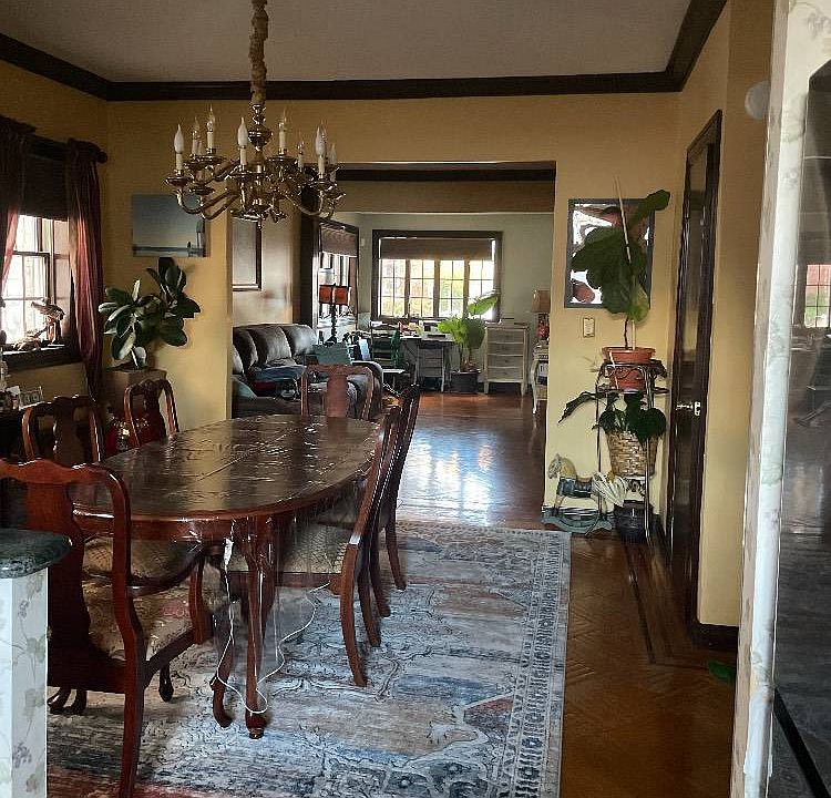 2nd image of 954 Bay Ridge Pkwy