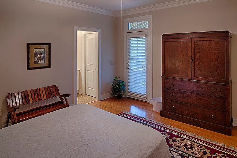 3206 Robertson Avenue - 1 — Photo 3