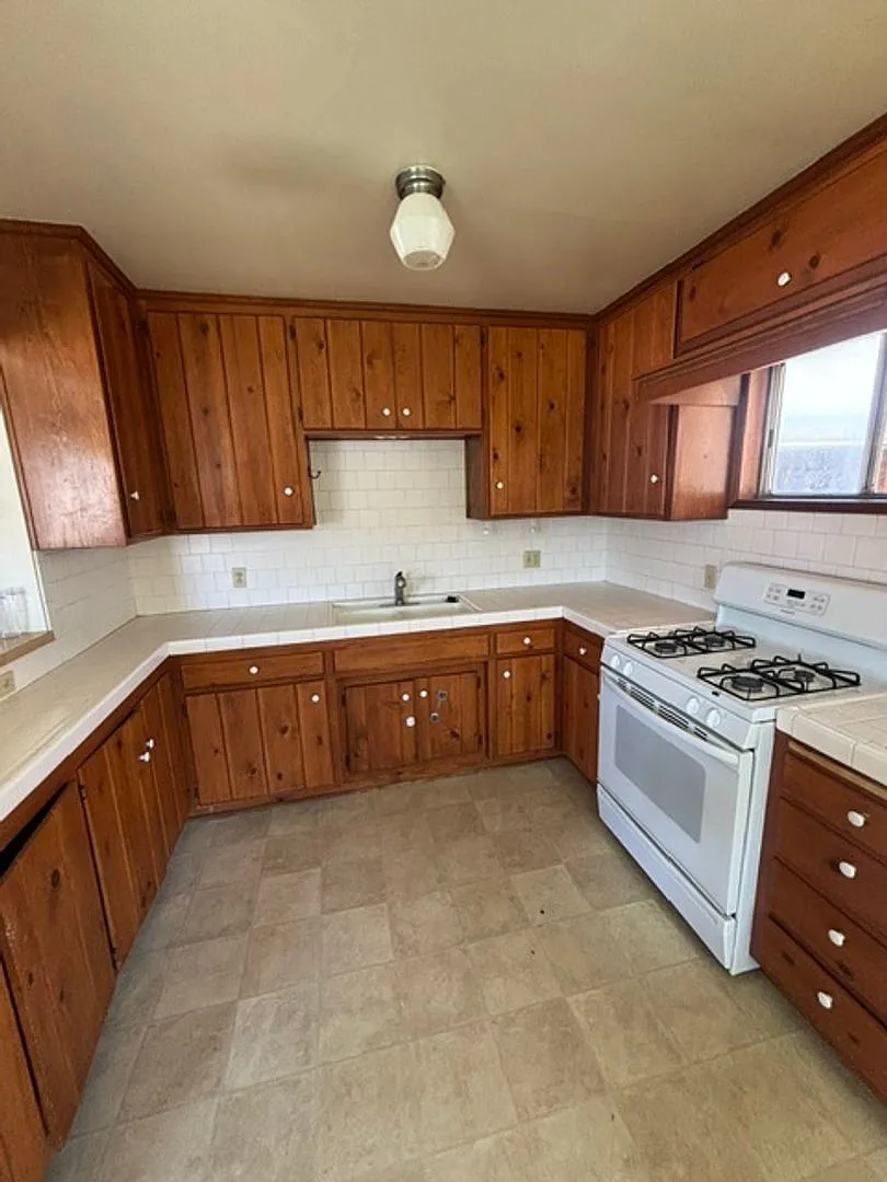 Move-In Ready Mountain Retreat with Garage Near Frazier Park & Los Padres Forest — Photo 3