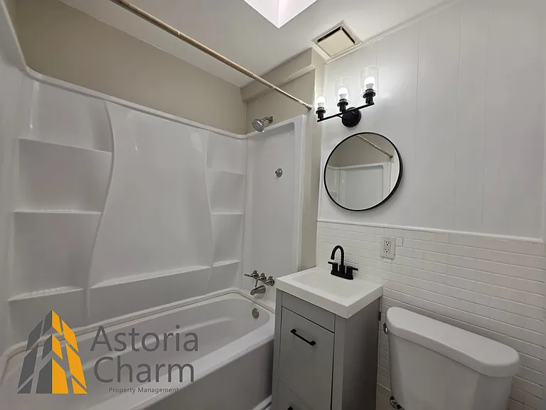 1418 N Dukeland St — Photo 15