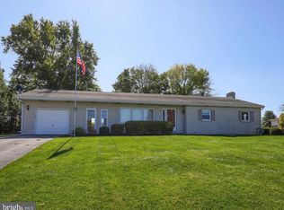 670 Bella Vista Dr, Red Lion, PA 17356