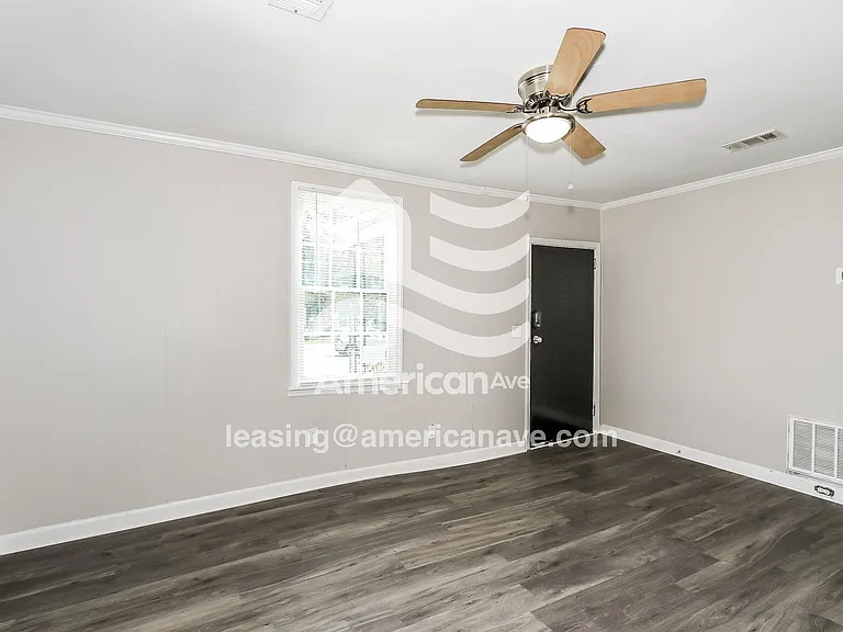 935721_004_wm_-_living_room_12902454.jpg
