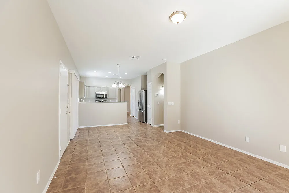 3 bed, 2.0 bath, 1671 sqft, $2,385 — Photo 3