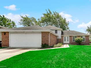 8737 Carriage Ln, Tinley Park, IL 60487
