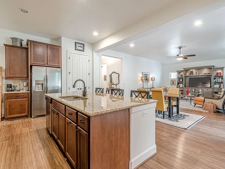 108 Hopping Peach St — Photo 18