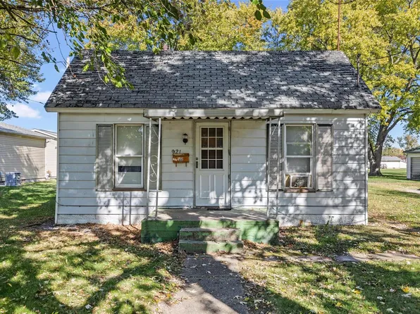 921 W Buchanan St, Litchfield, IL 62056
