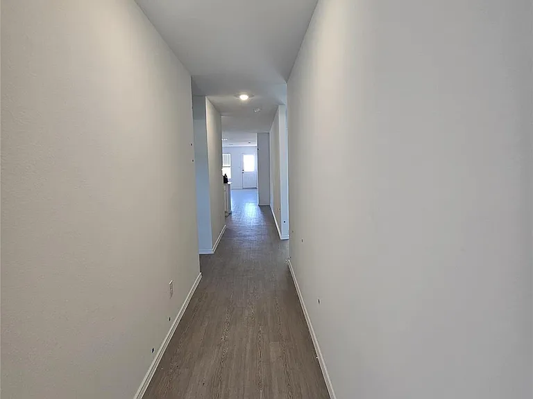 2304 Blizzard Dr — Photo 18