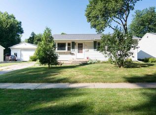2221 Arizona Ave, Iowa City, IA 52240