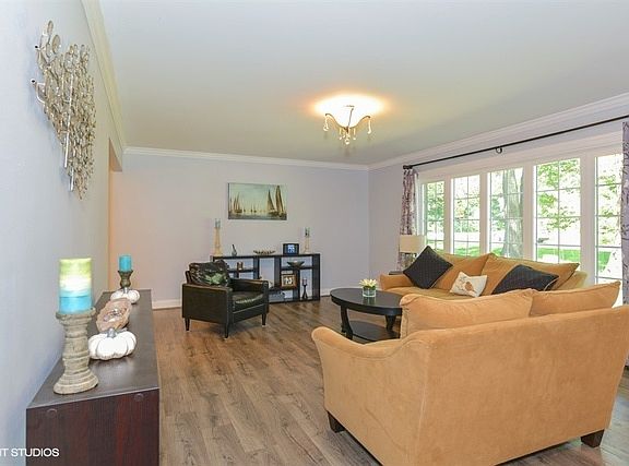 4th image of 1532 Black Walnut Ct