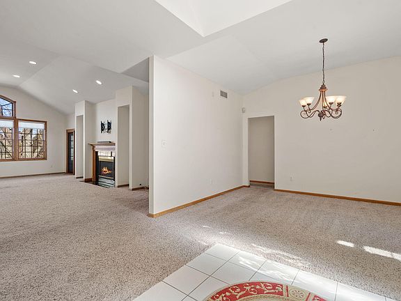 4th image of 941 Boxwood Dr