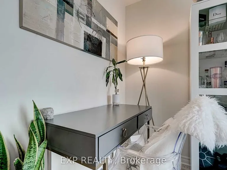 2522 Keele St #419 — Photo 10