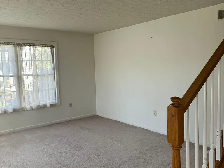 2551 Forest Brook Dr — Photo 2