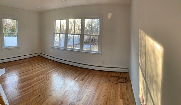 4th image of 32 Frances Blvd