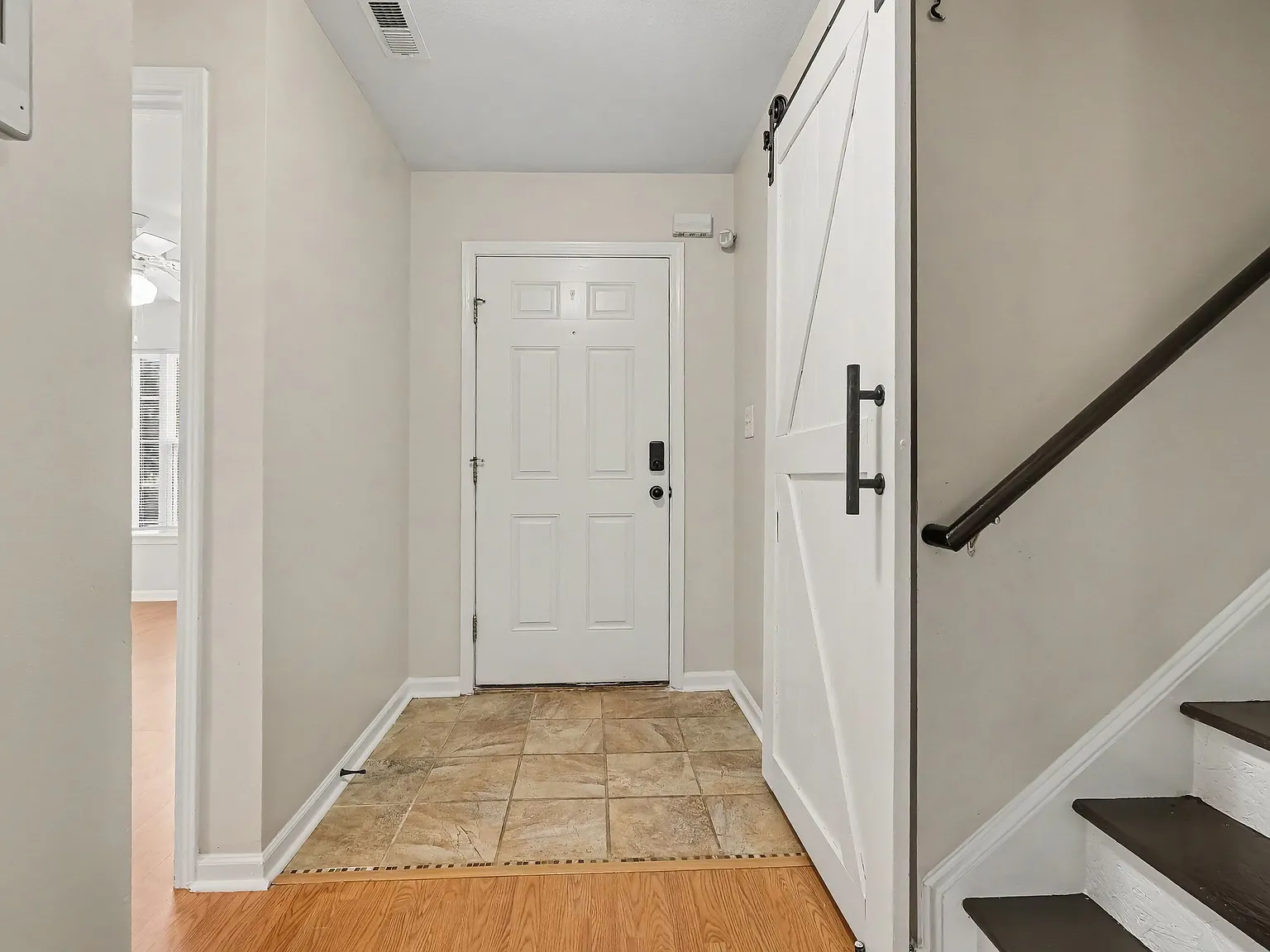 3 bed, 1606 sqft, $2,200 — Photo 4