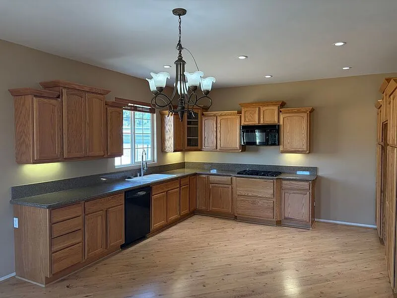 Building Photo - 32586 Galleano Ave