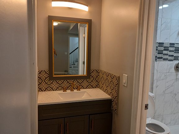 3rd image of 397 Jefferson St
