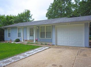 1403 Saint Gregory Ln, Saint Charles, MO