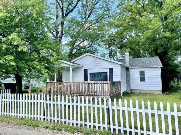 660 Leva St, Hillsboro, IL 62049