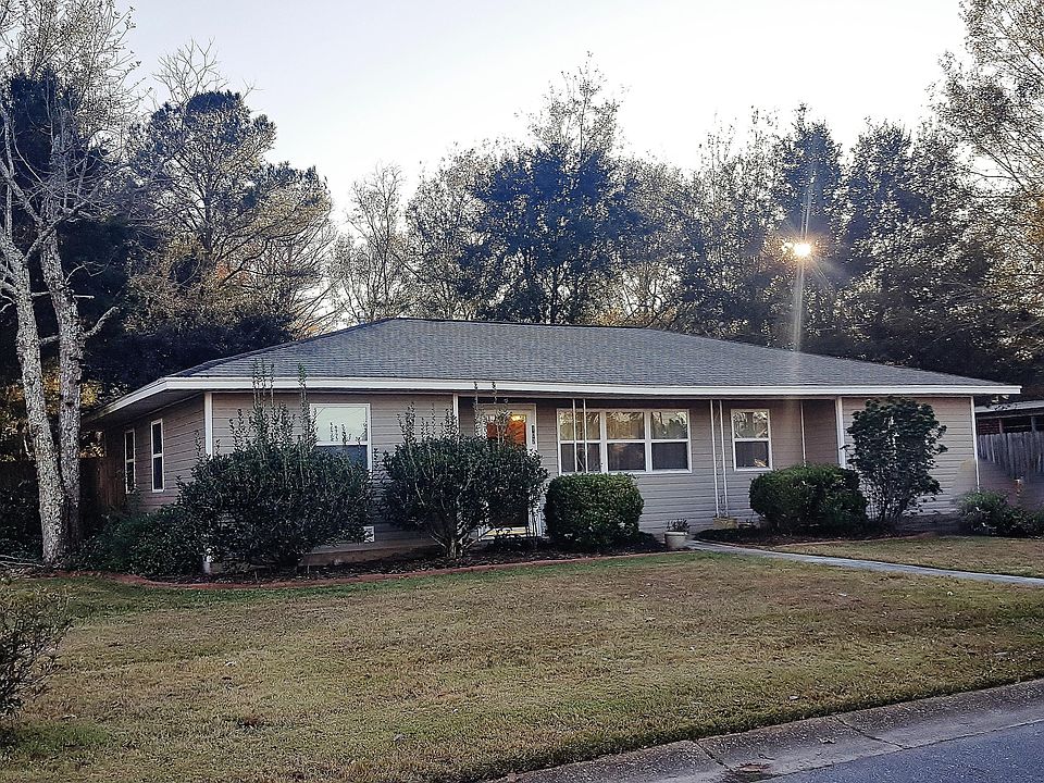 1st image of 102 Pecan Park Dr