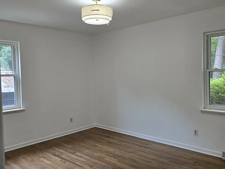 310 Cedarwood Ln — Photo 7