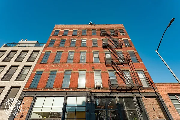 Rented by MySpaceNYC | media 51