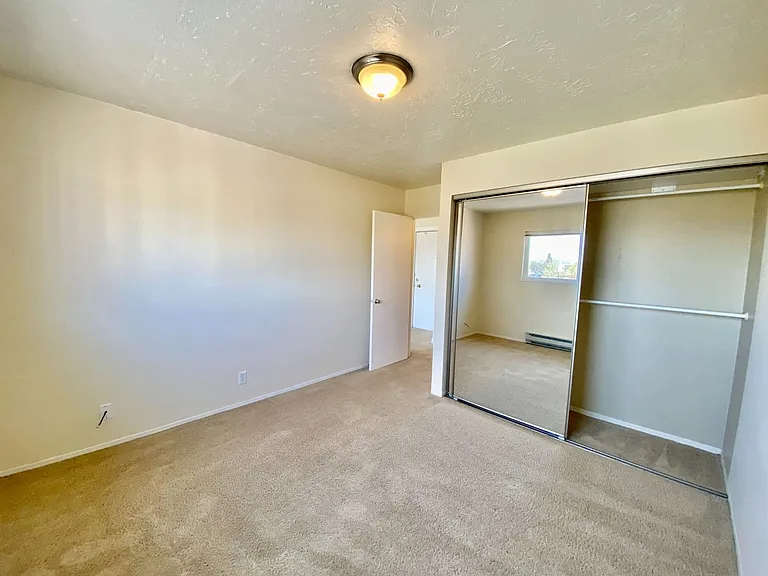 424 19th Ave E — Photo 21