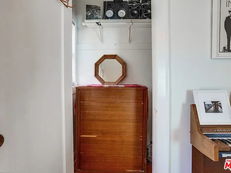 2154 Willetta St — Photo 31