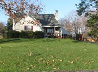 142 Sunset Dr, Beaver Falls, PA